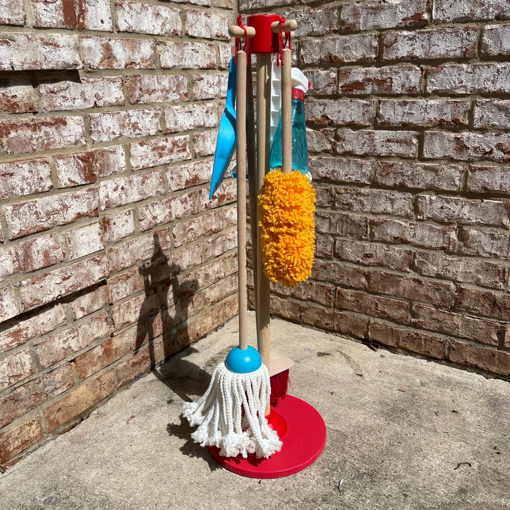 Melissa and Doug cleaning play set